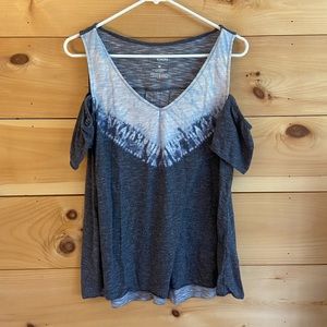 Peek a boo sleeve shirt